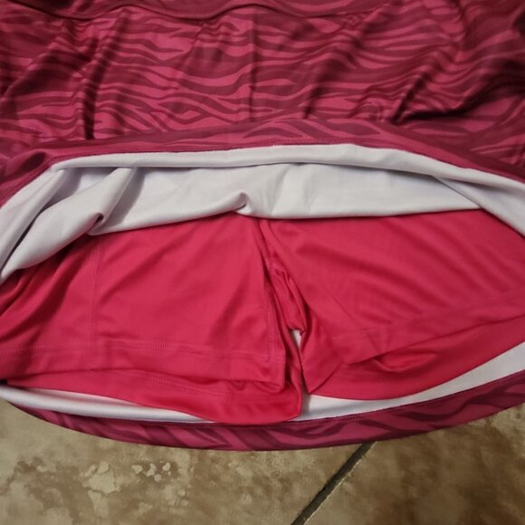 Greg Norma Golf Skort Red and Pink SIZE: LARGE- NWT - Picture 7 of 8
